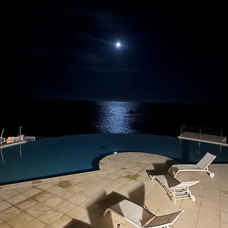 Casa Marina 아파트